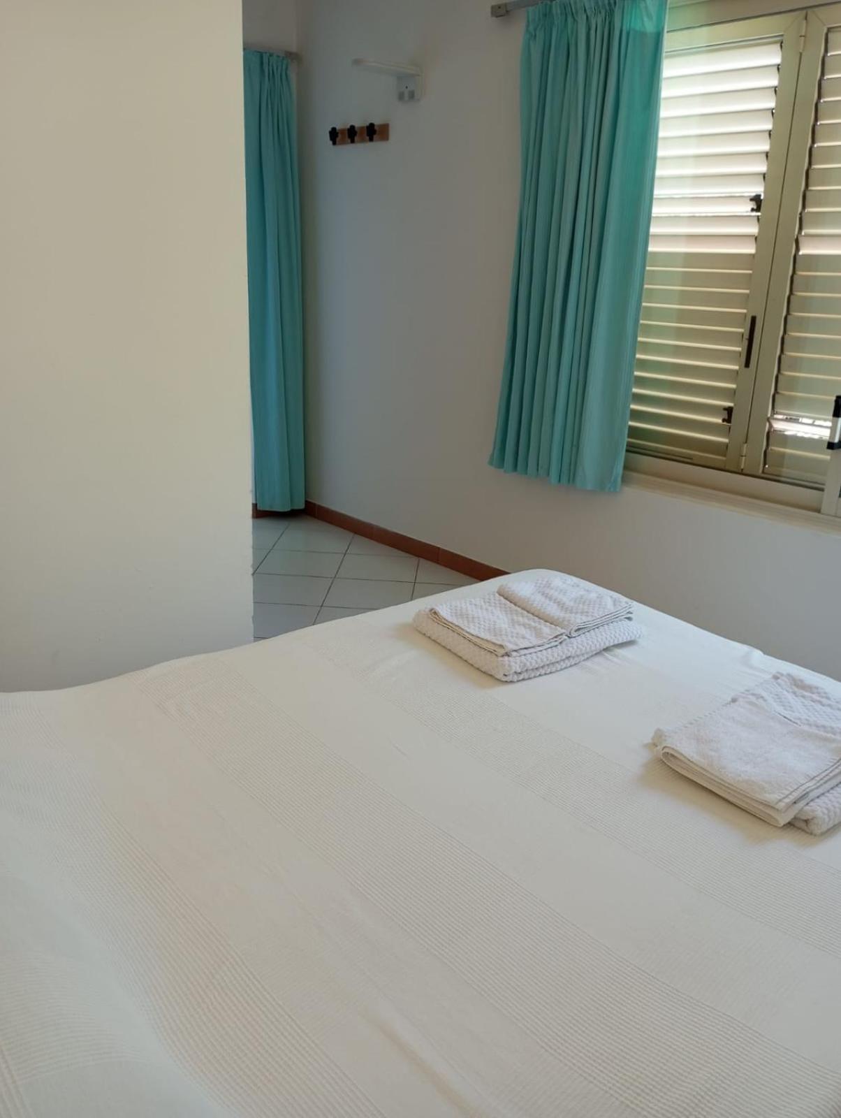 Mondello Room Pan Bagian luar foto